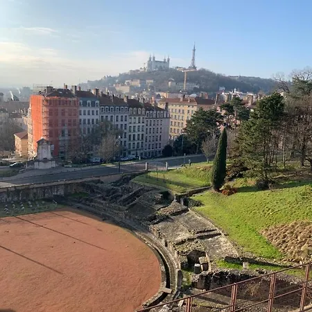 Cosy Et Calme En Hyper Centre - La Cour Des Bois Lyon